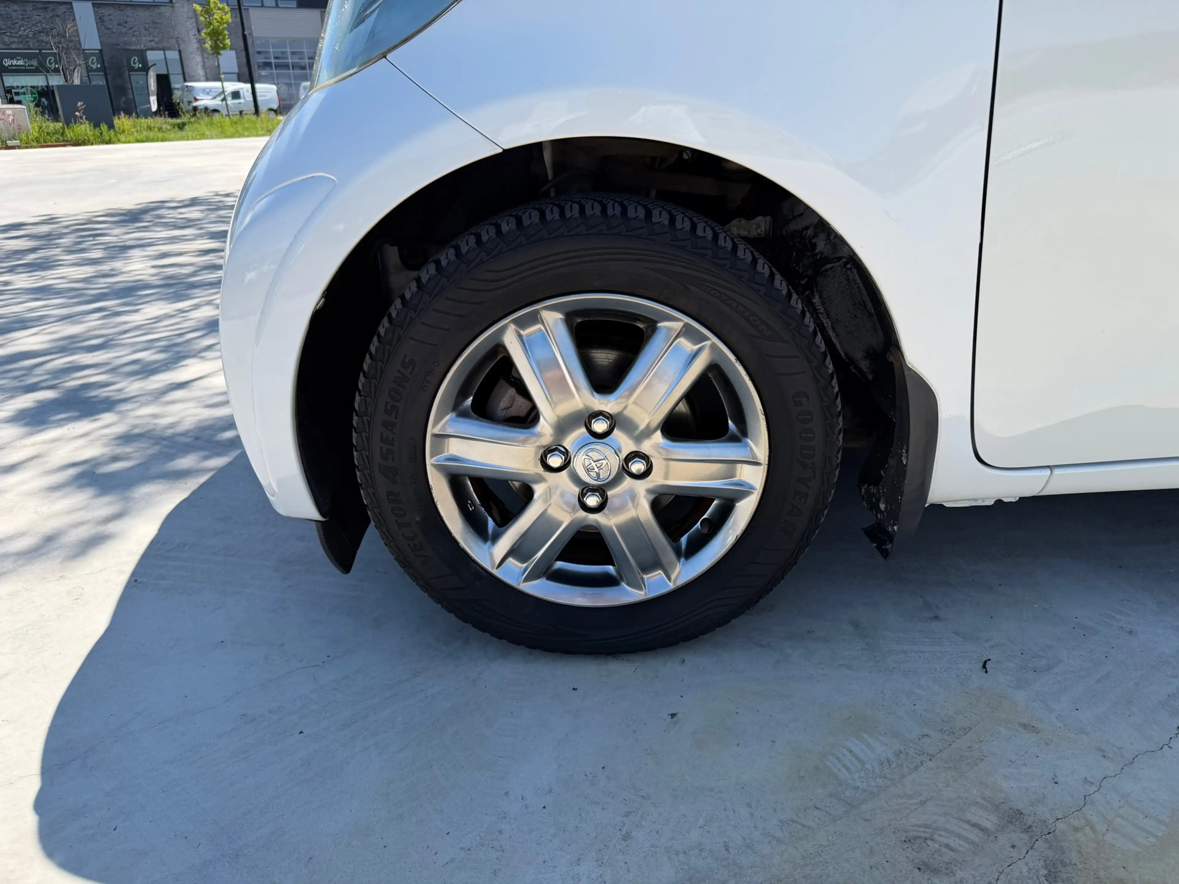 Toyota iQ 1.0 VVTi Aspiration/ airco/NAP/half leer/Stoel ver — photo 4