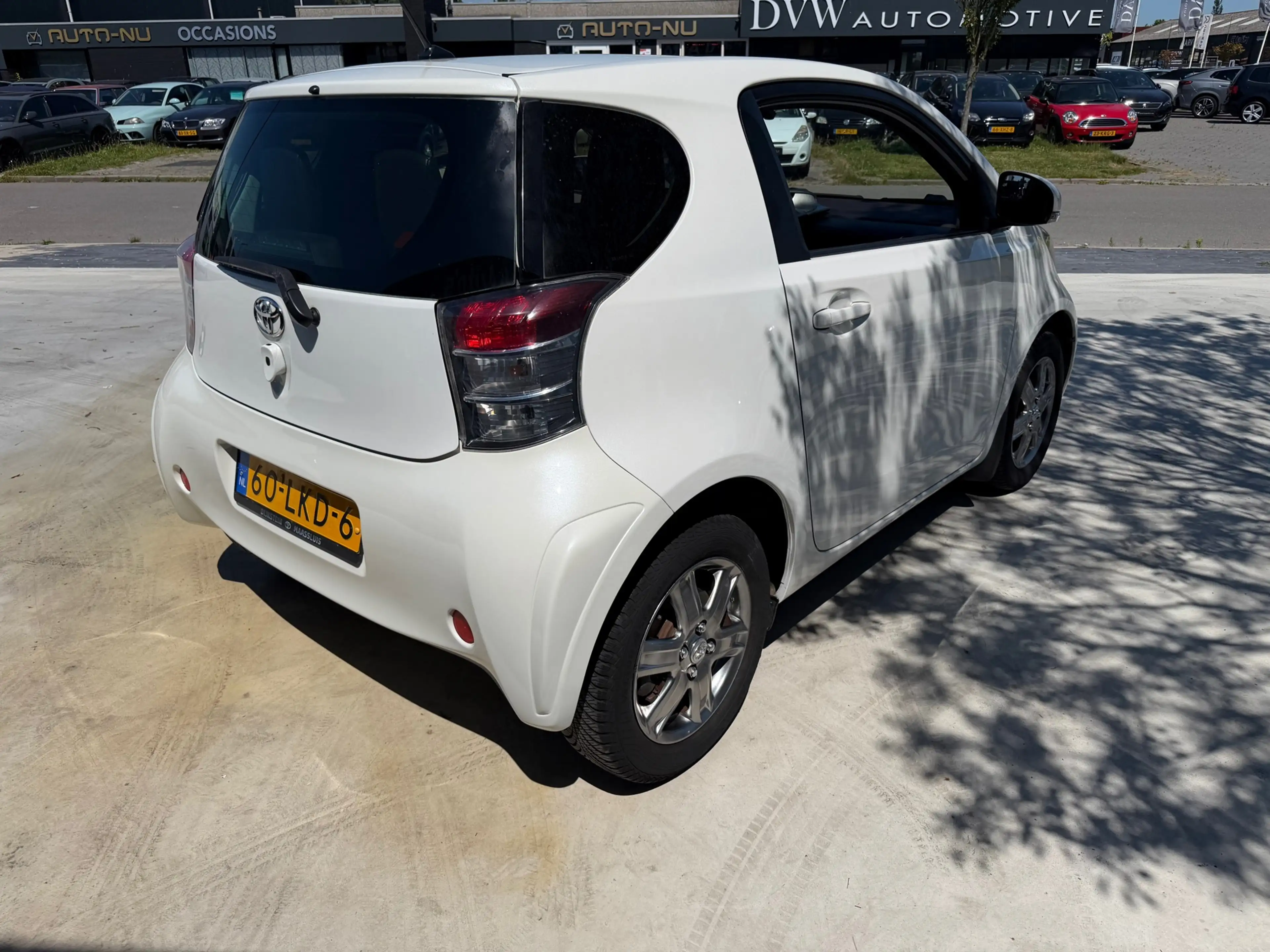 Toyota iQ 1.0 VVTi Aspiration/ airco/NAP/half leer/Stoel ver — photo 6
