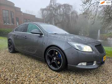 2.0 T Cosmo OPC pakket LEDER airco 19inch 220PK