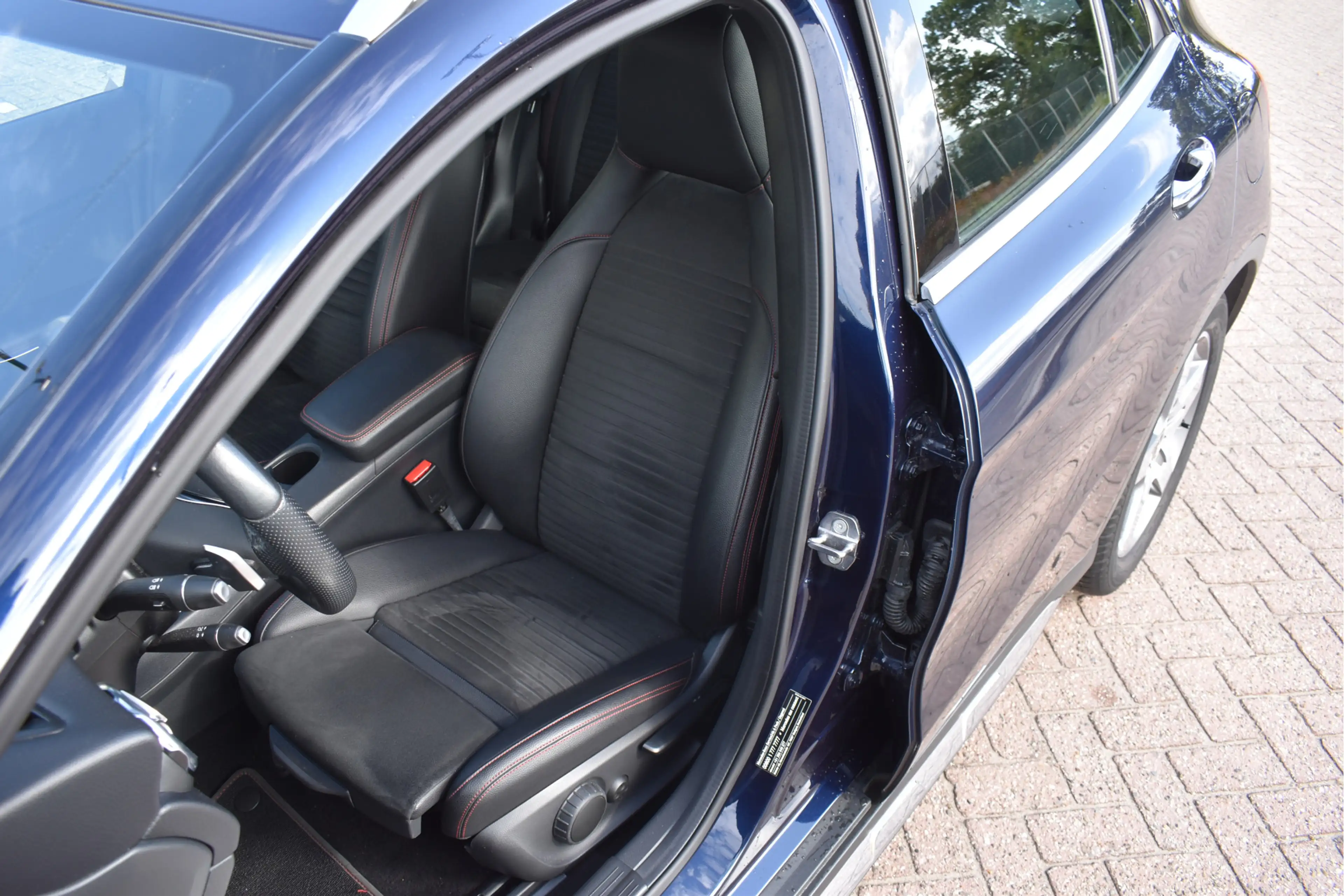 Mercedes-Benz GLA 180 Business Solution AMG | NL-Auto | Leyless | Camera — photo 15
