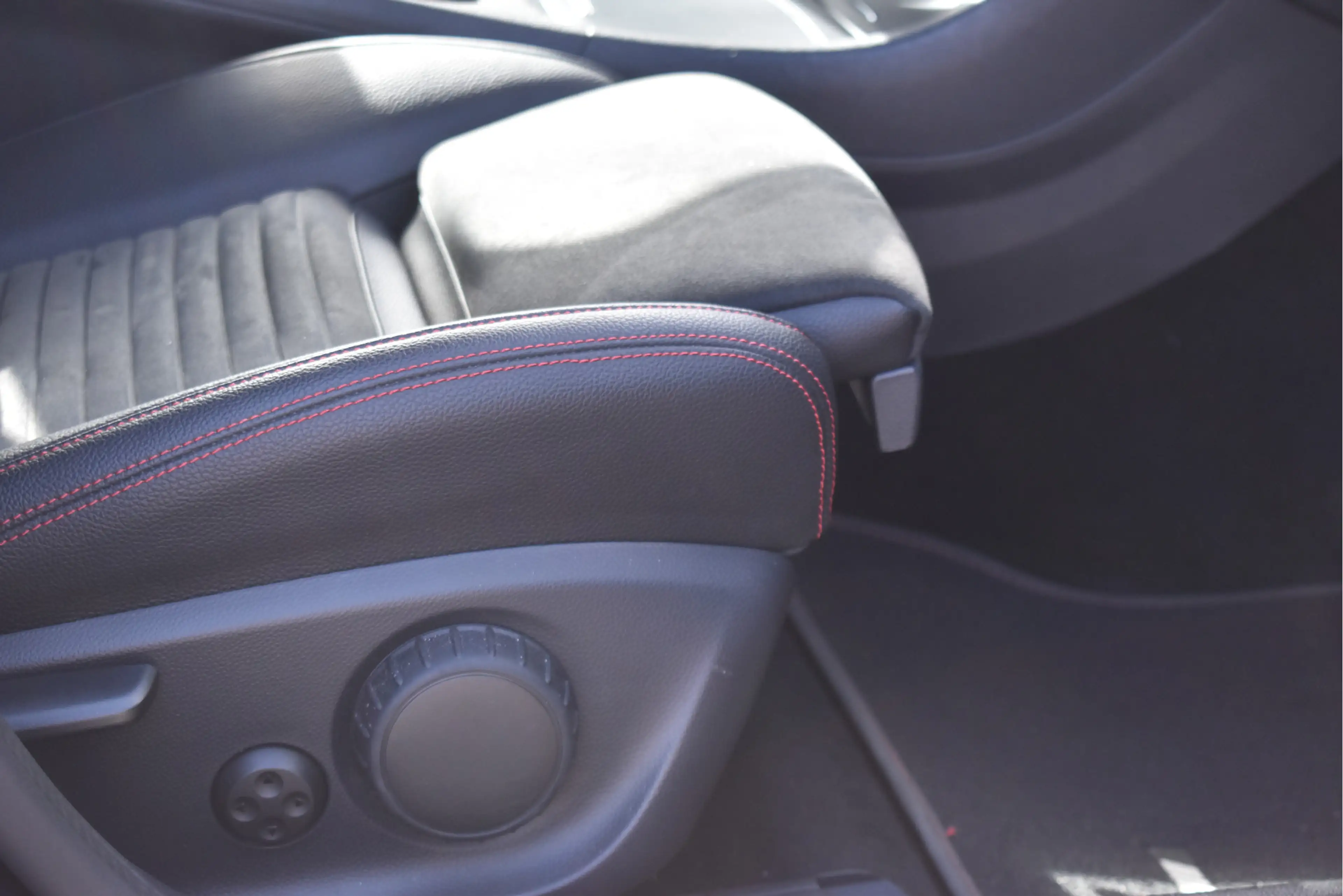 Mercedes-Benz GLA 180 Business Solution AMG | NL-Auto | Leyless | Camera — photo 37