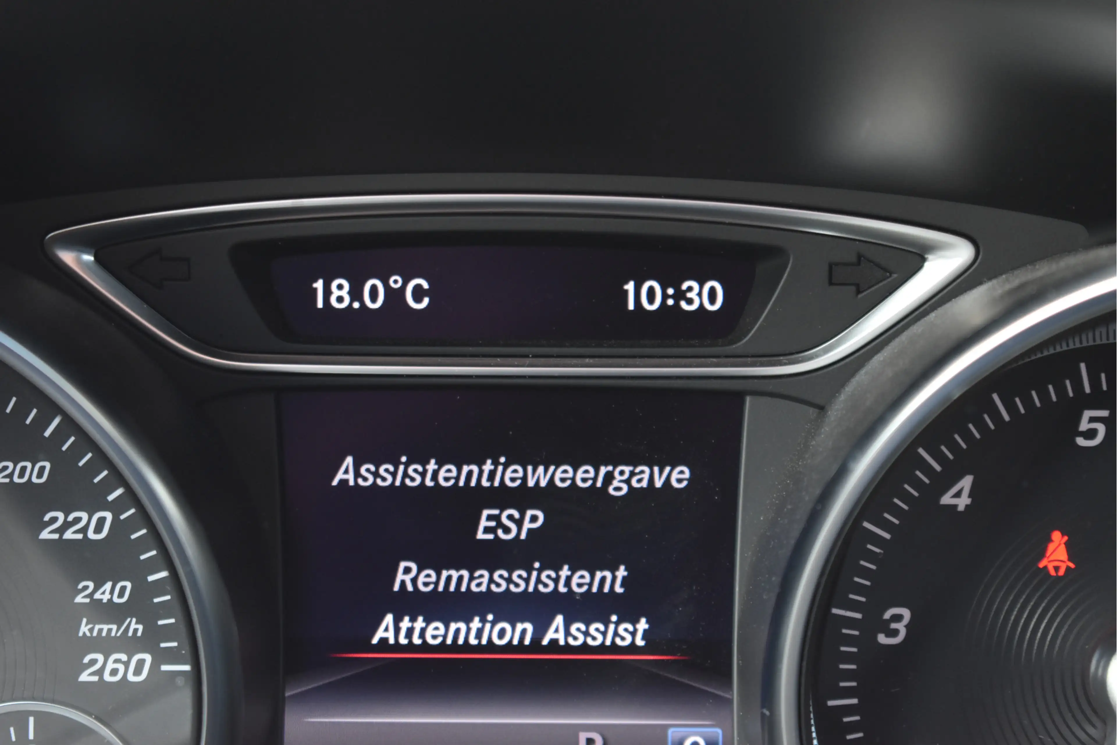 Mercedes-Benz GLA 180 Business Solution AMG | NL-Auto | Leyless | Camera — photo 43