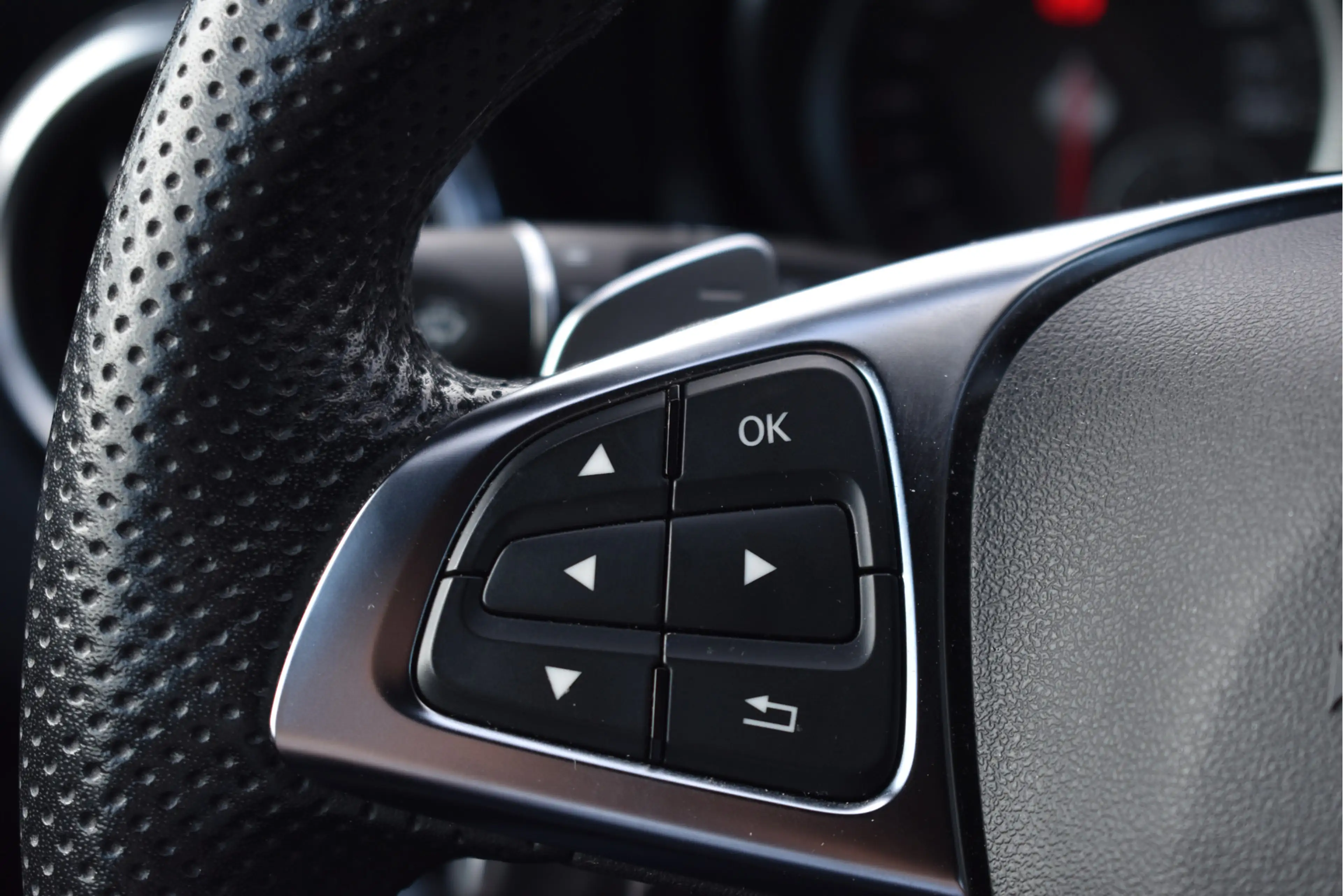 Mercedes-Benz GLA 180 Business Solution AMG | NL-Auto | Leyless | Camera — photo 48