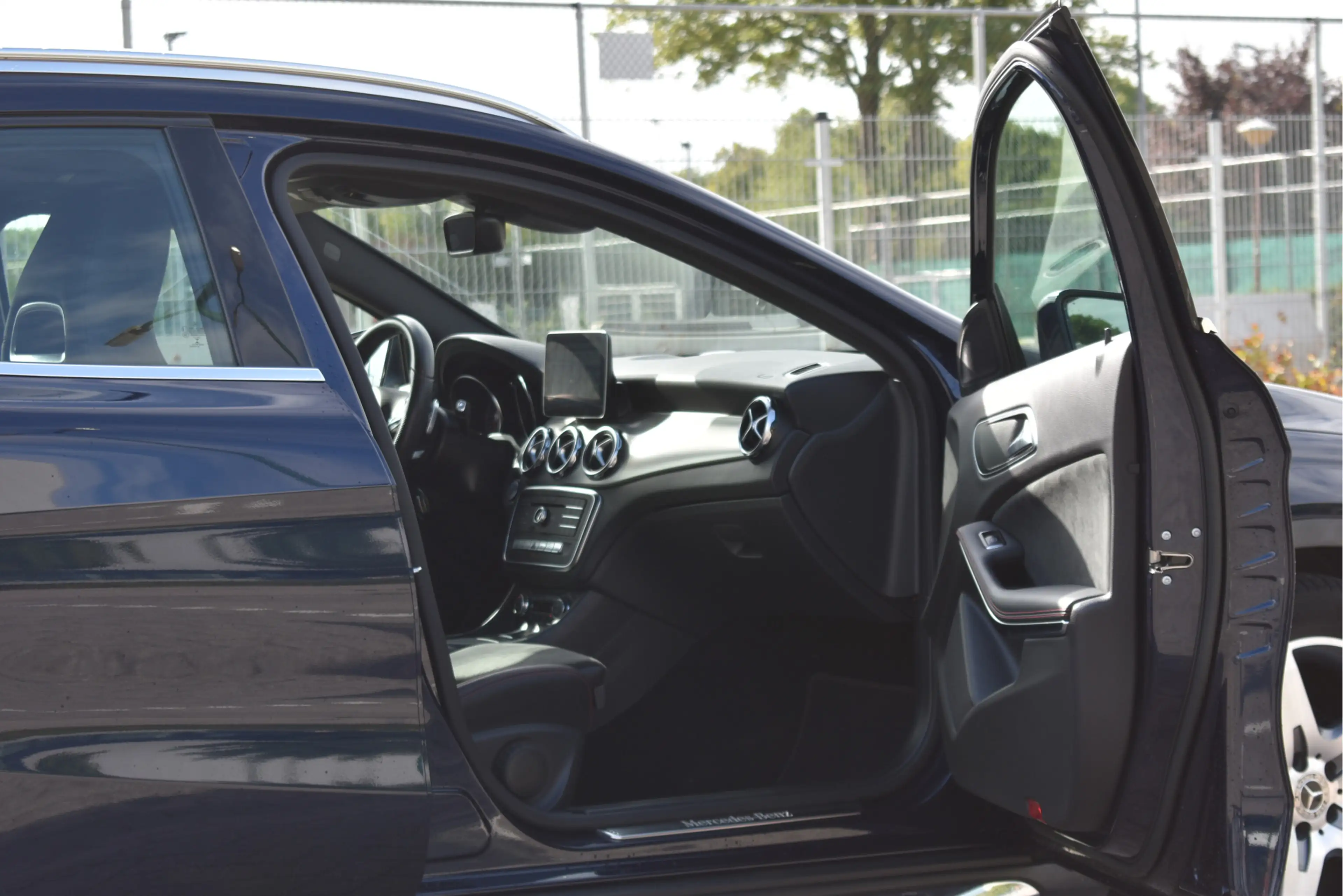 Mercedes-Benz GLA 180 Business Solution AMG | NL-Auto | Leyless | Camera — photo 35