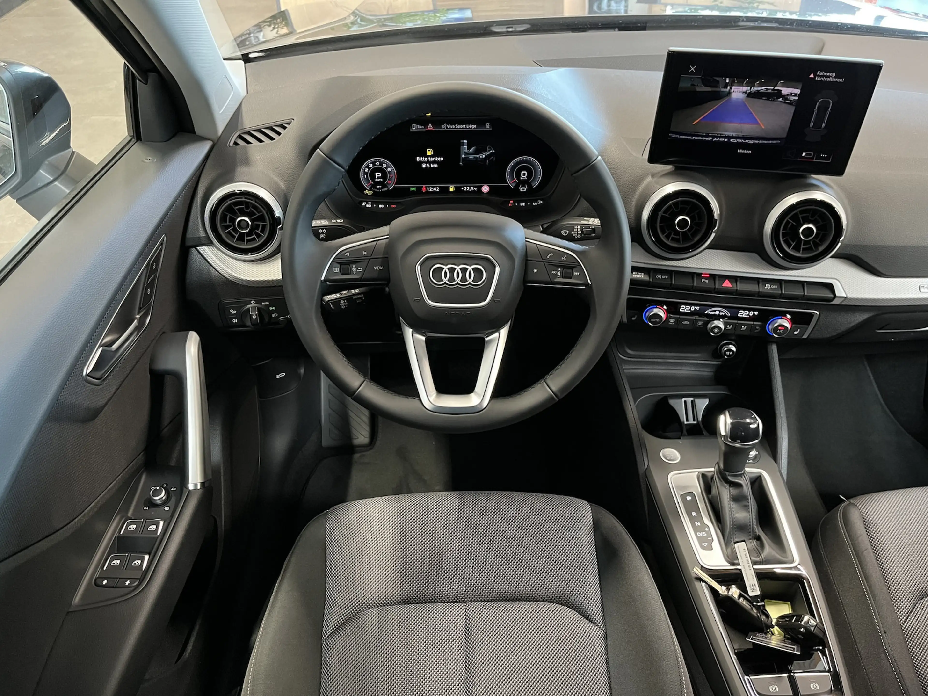 Audi Q2 35 TFSI S-line S-tronic Matrix Kamera — photo 5