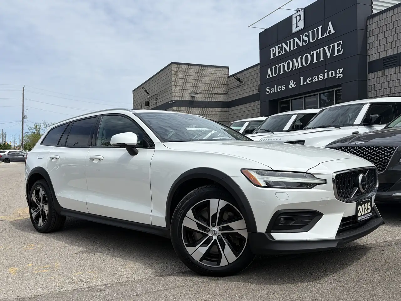2025 Volvo V60 Cross Country