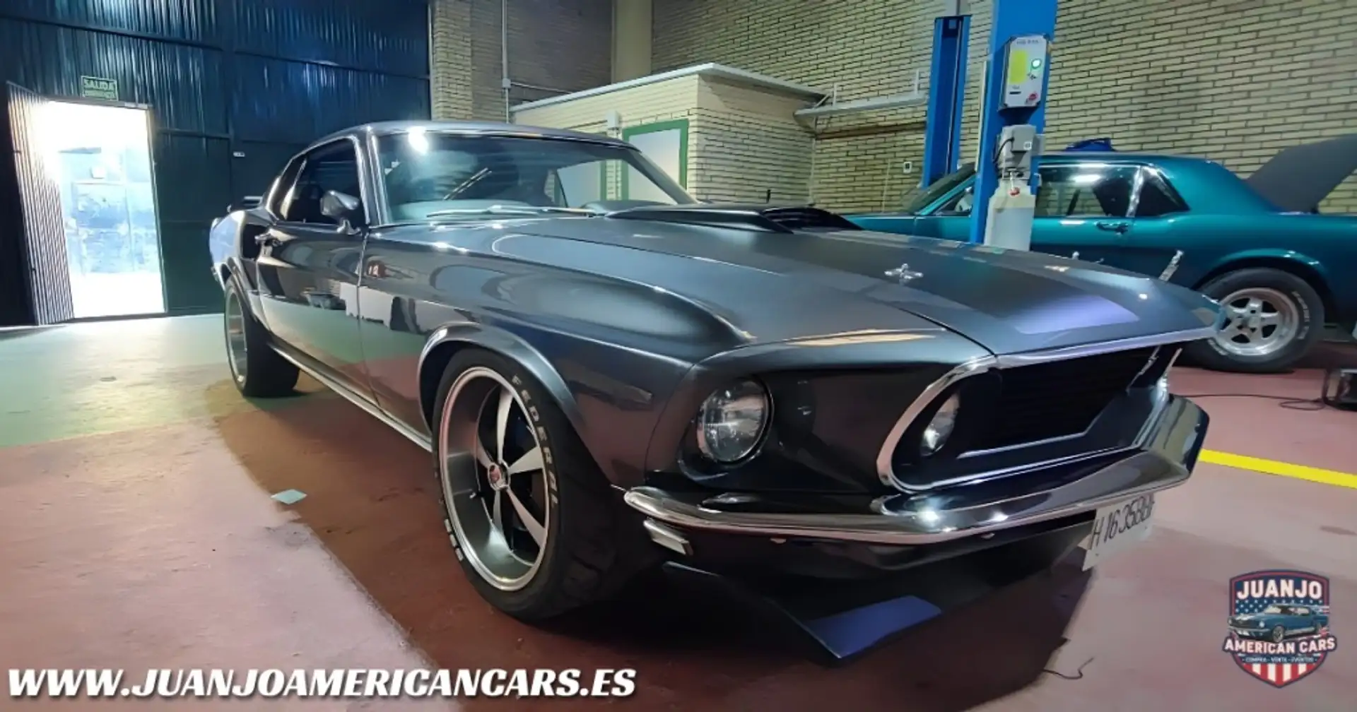 Ford Mustang Fastback Aut. Schwarz - 2