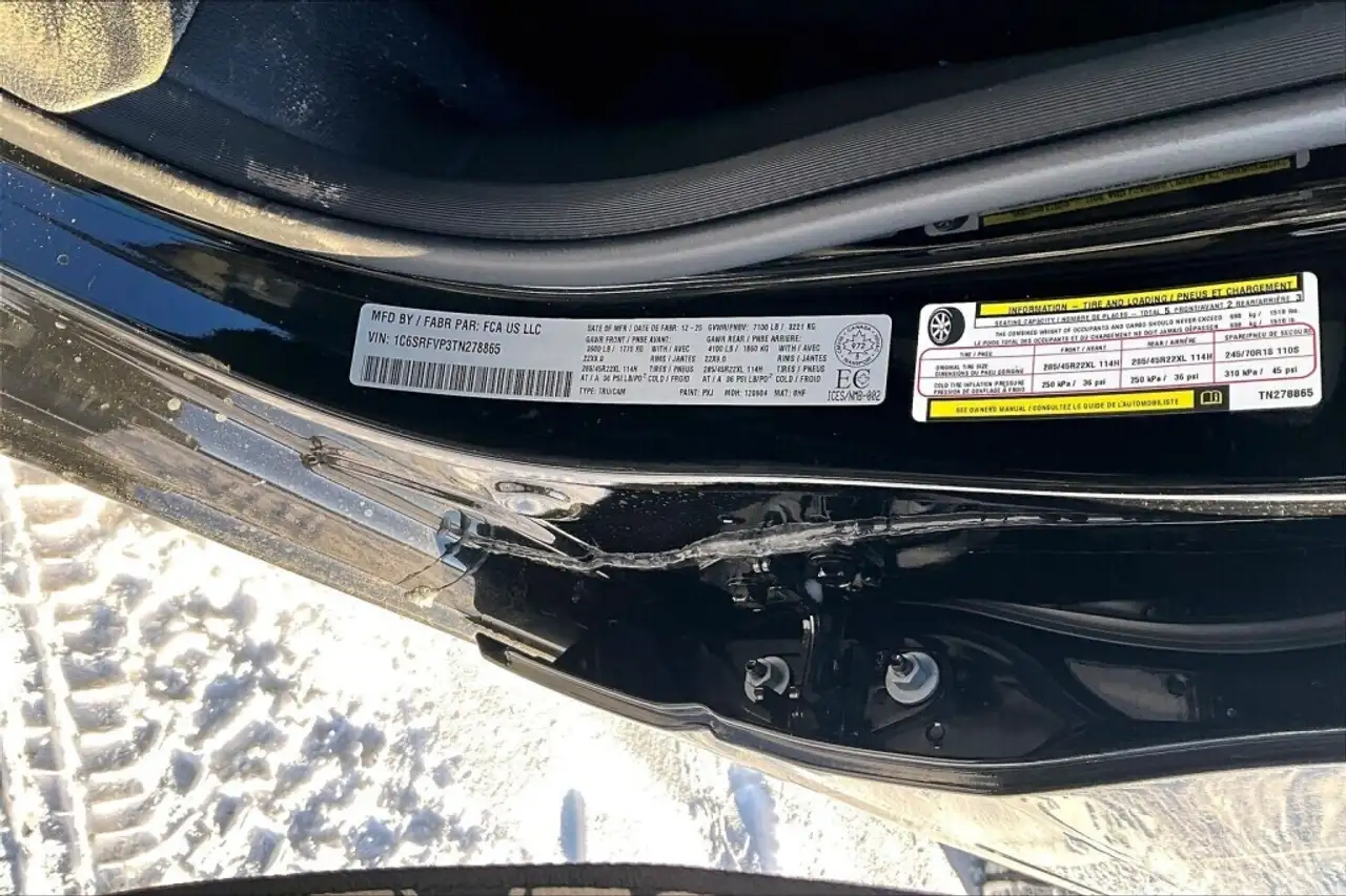RAM 1500 снимка RAM 1500