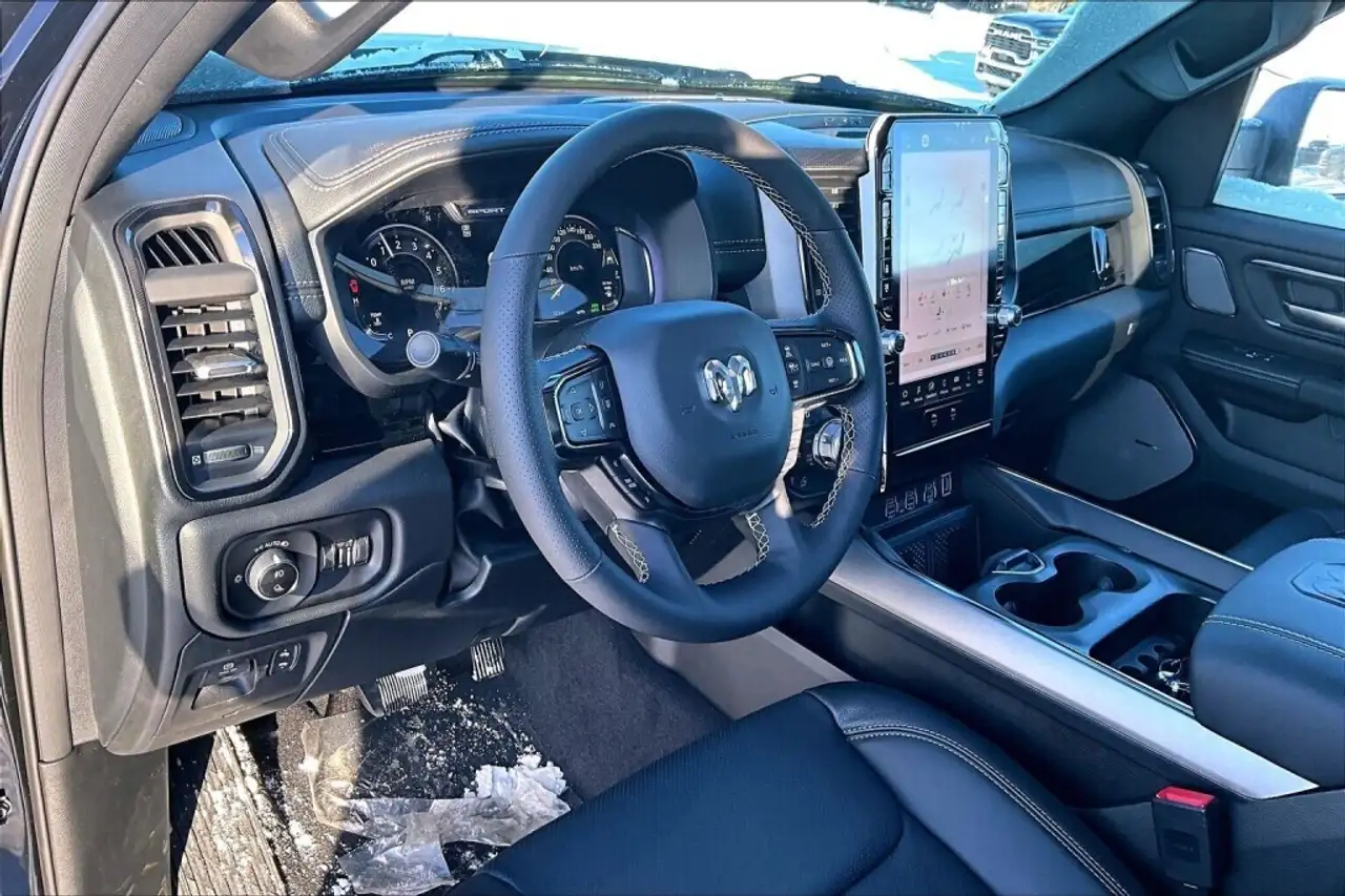 RAM 1500 снимка RAM 1500