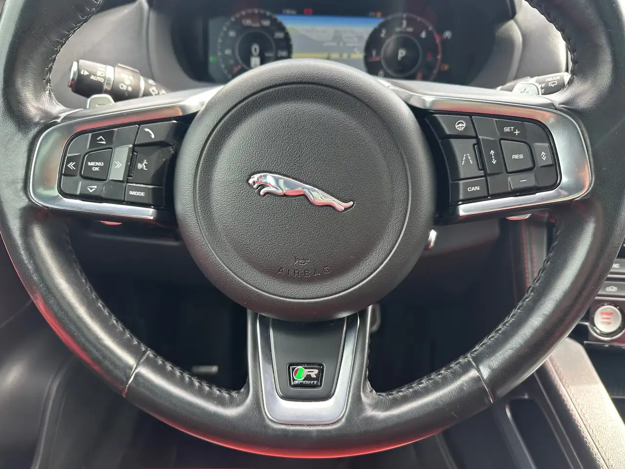 Jaguar F-Pace снимка Jaguar F-Pace