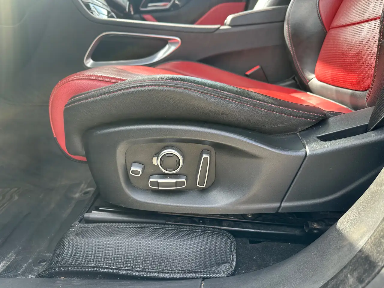 Jaguar F-Pace снимка Jaguar F-Pace