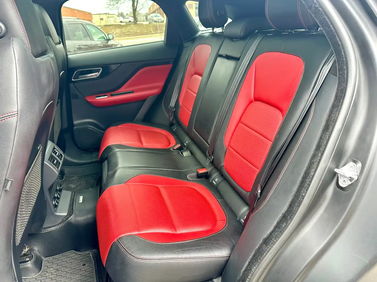 Jaguar F-Pace снимка Jaguar F-Pace