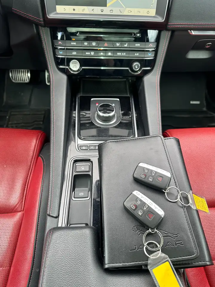 Jaguar F-Pace снимка Jaguar F-Pace