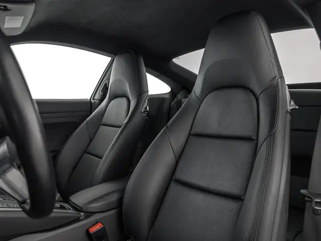 Porsche 911 view 12
