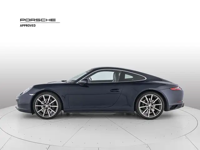 Porsche 911 view 2
