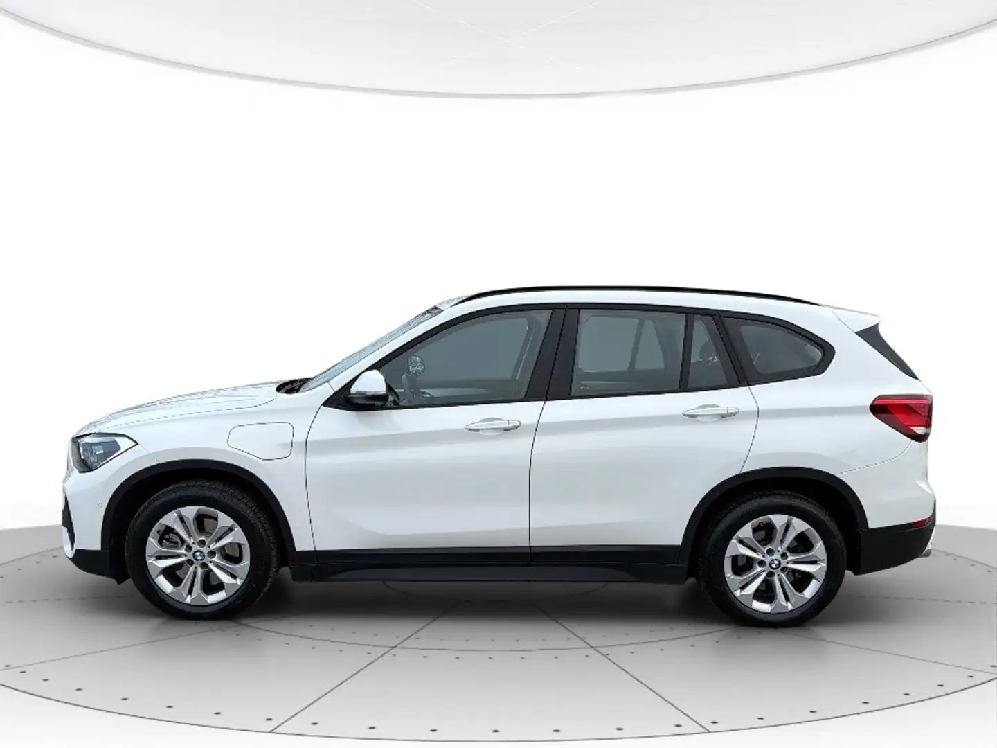 BMW X1 xdrive25e Business Advantage auto Weiß - 2