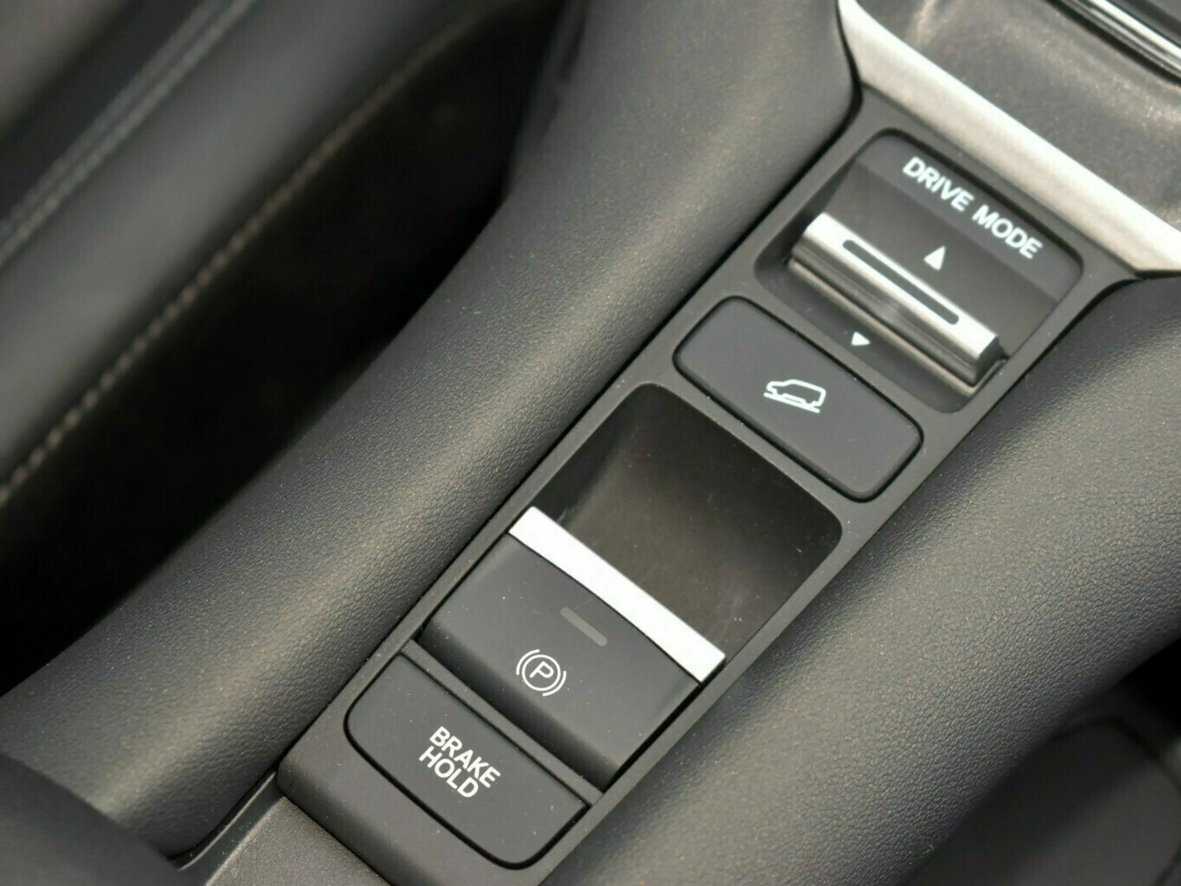 Honda ZR-V e:HEV Advance — photo 9