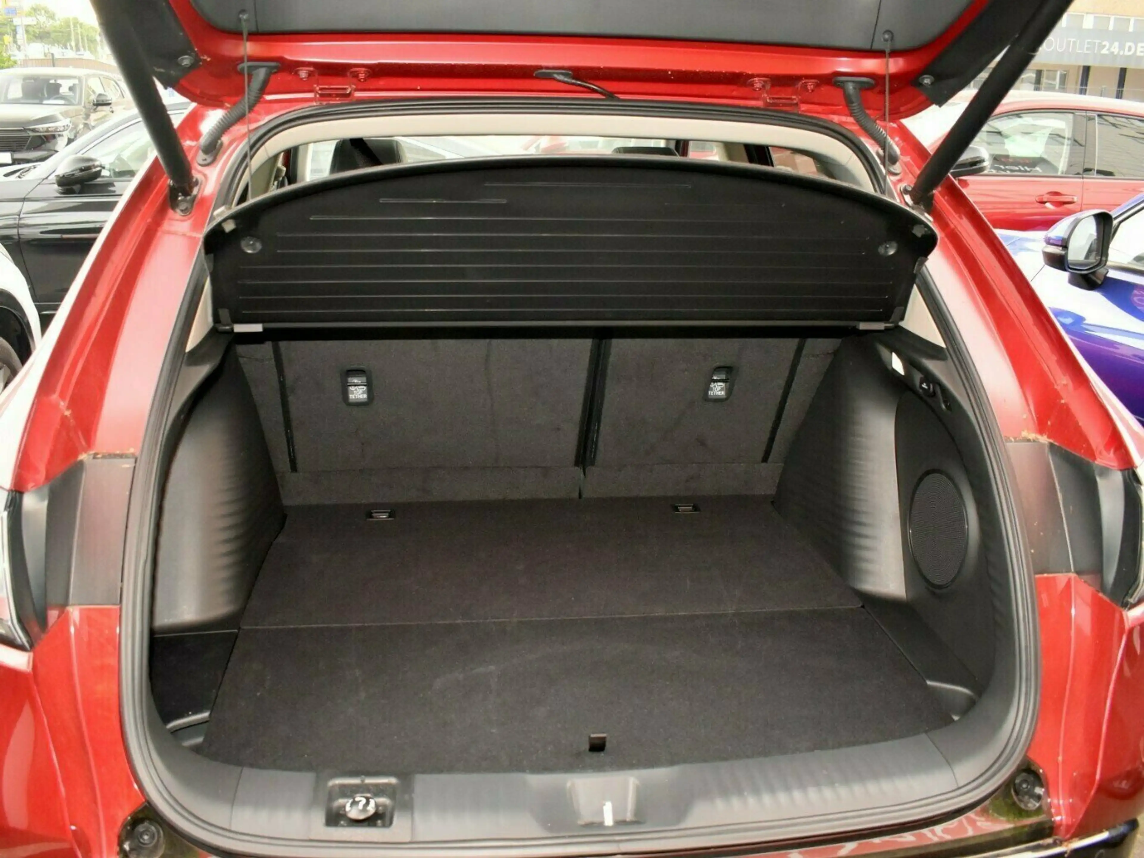 Honda ZR-V e:HEV Advance — photo 14