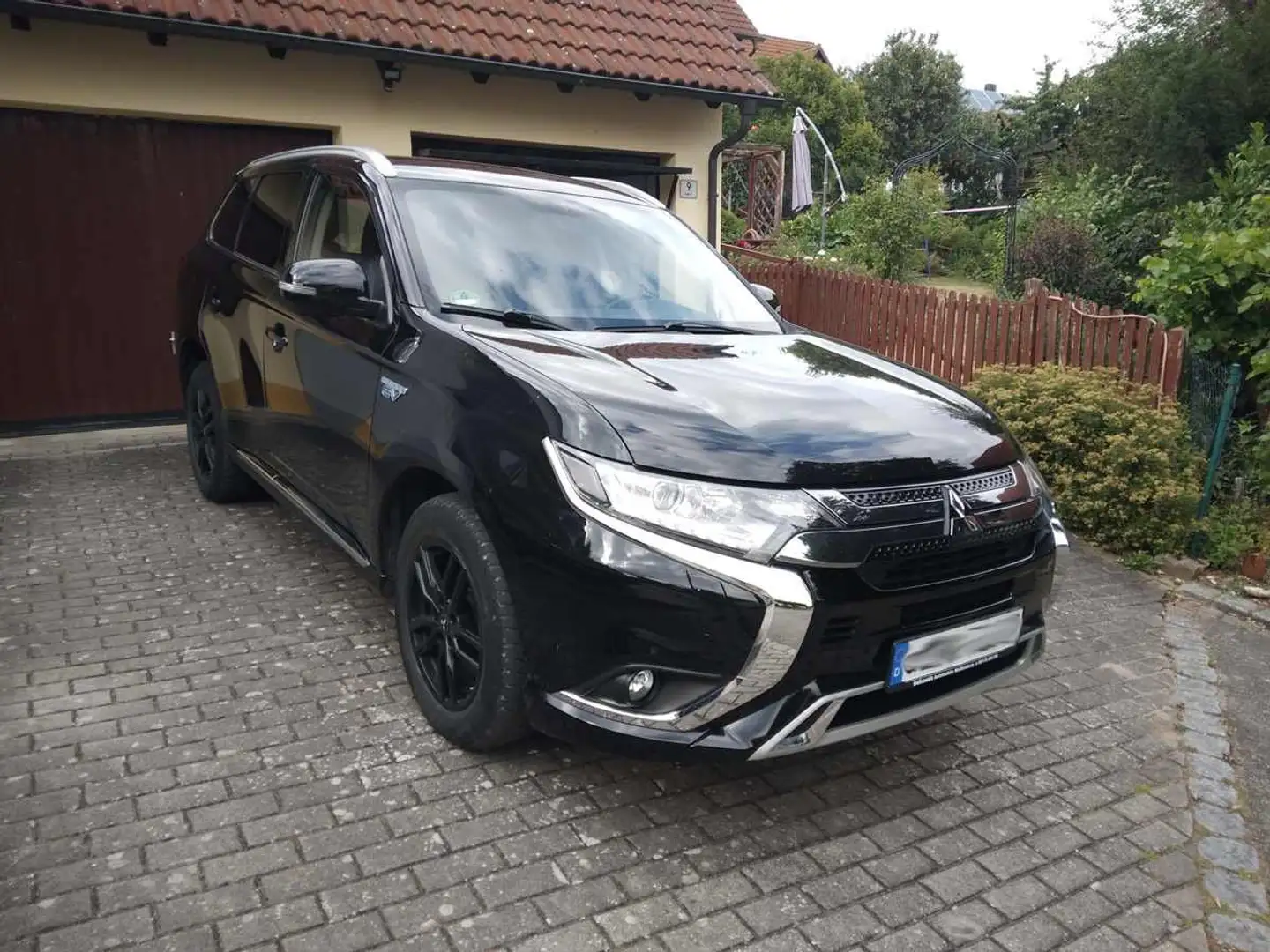 Mitsubishi Outlander Outlander 2.4 4WD Plug-In Hybrid Fekete - 1