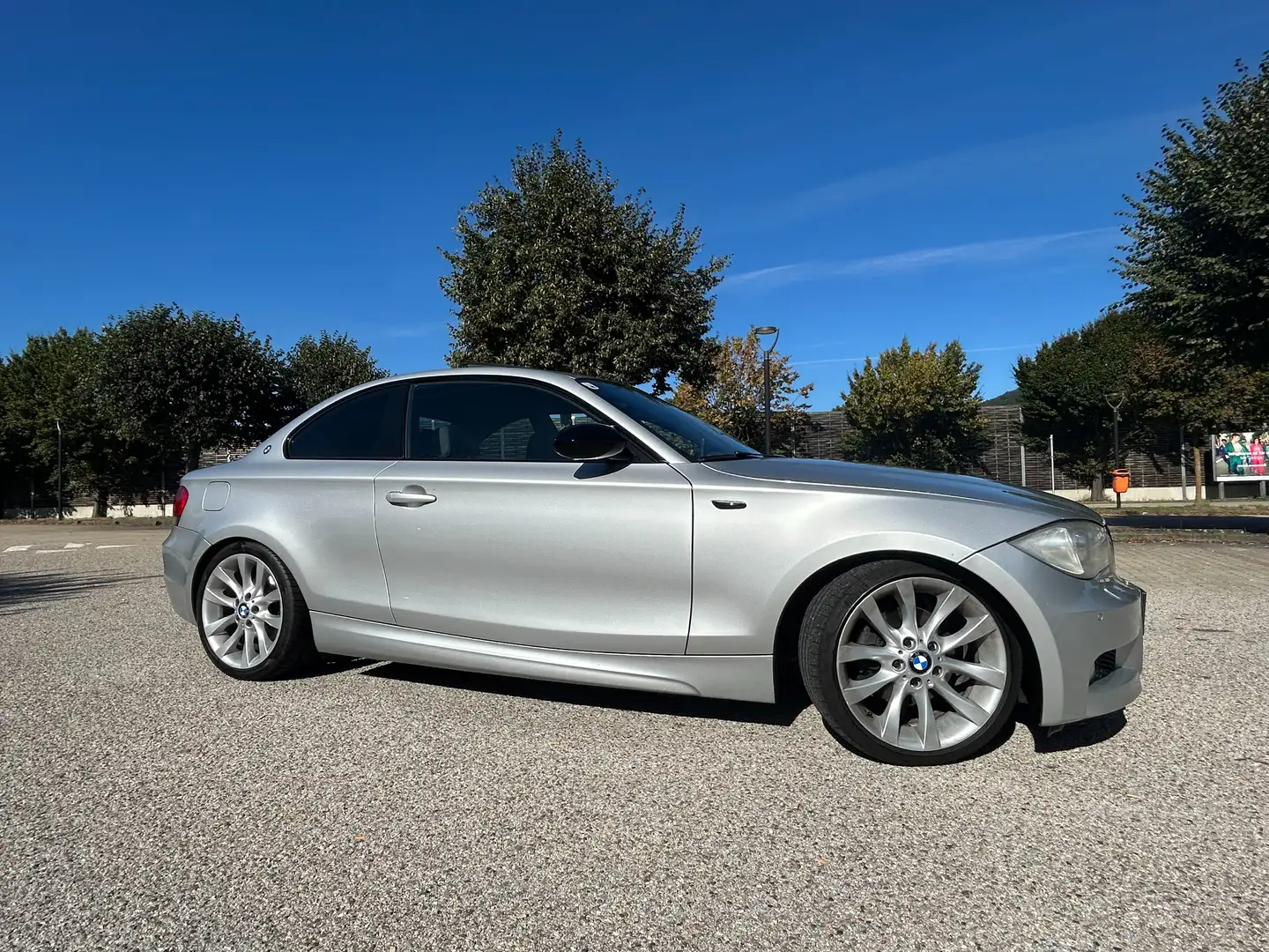 BMW 120 120d Coupé Österreich-Paket M-Paket Grau - 2