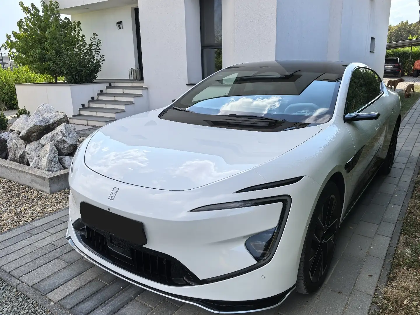 Zeekr Avatr 12 GT Edition Weiß - 1