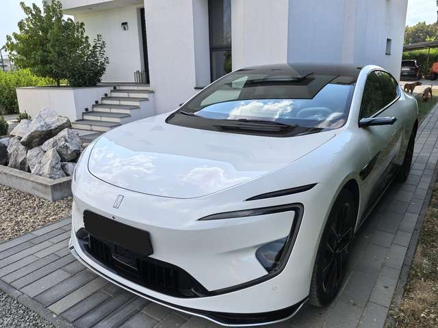 Imagine Zeekr Avatr 12 GT Edition