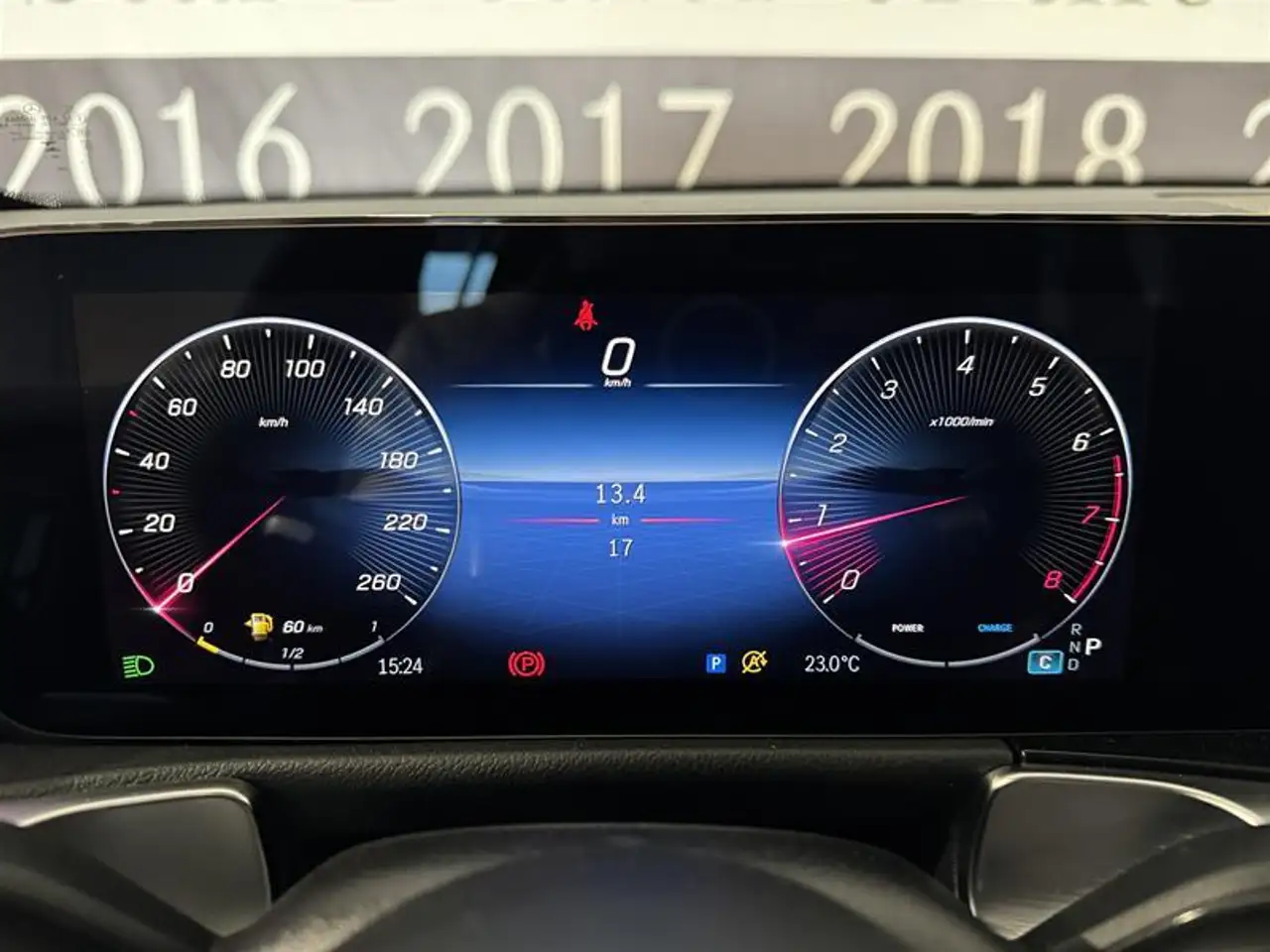 Mercedes-Benz GLB photo Mercedes-Benz GLB
