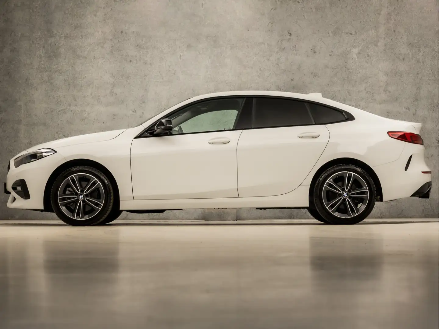 BMW 218 2-serie Gran Coupé 218i Sport Automaat (APPLE CARP Wit - 2