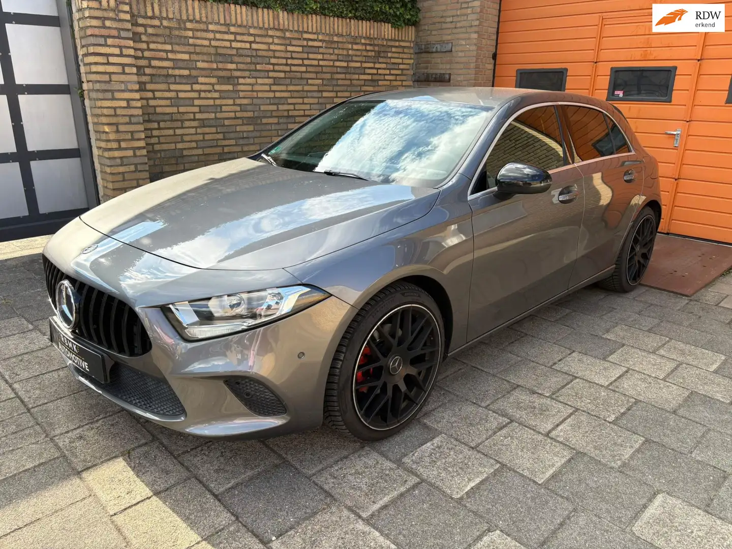 Mercedes-Benz A 200 Business Solution / Night pakket / Lederen bekledi Gris - 1