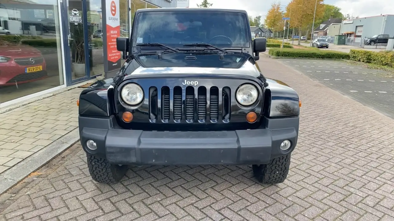 Jeep Wrangler Unlimited 2.8 CRD Sahara | 177 ch | BVA | Hard top | GPS | Sono Infinity | Régulateur de vitesse