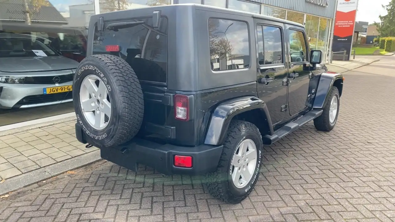 Jeep Wrangler Unlimited 2.8 CRD Sahara | 177 ch | BVA | Hard top | GPS | Sono Infinity | Régulateur de vitesse