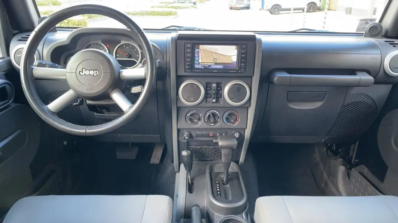 Jeep Wrangler Unlimited 2.8 CRD Sahara | 177 ch | BVA | Hard top | GPS | Sono Infinity | Régulateur de vitesse