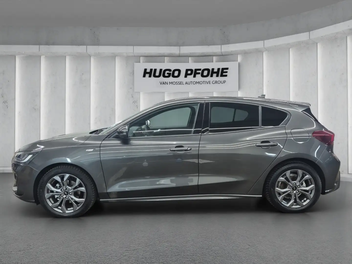 Ford Focus ST-Line 92KW / Automatik / Kamera / GJR / 1.Hand Grau - 2