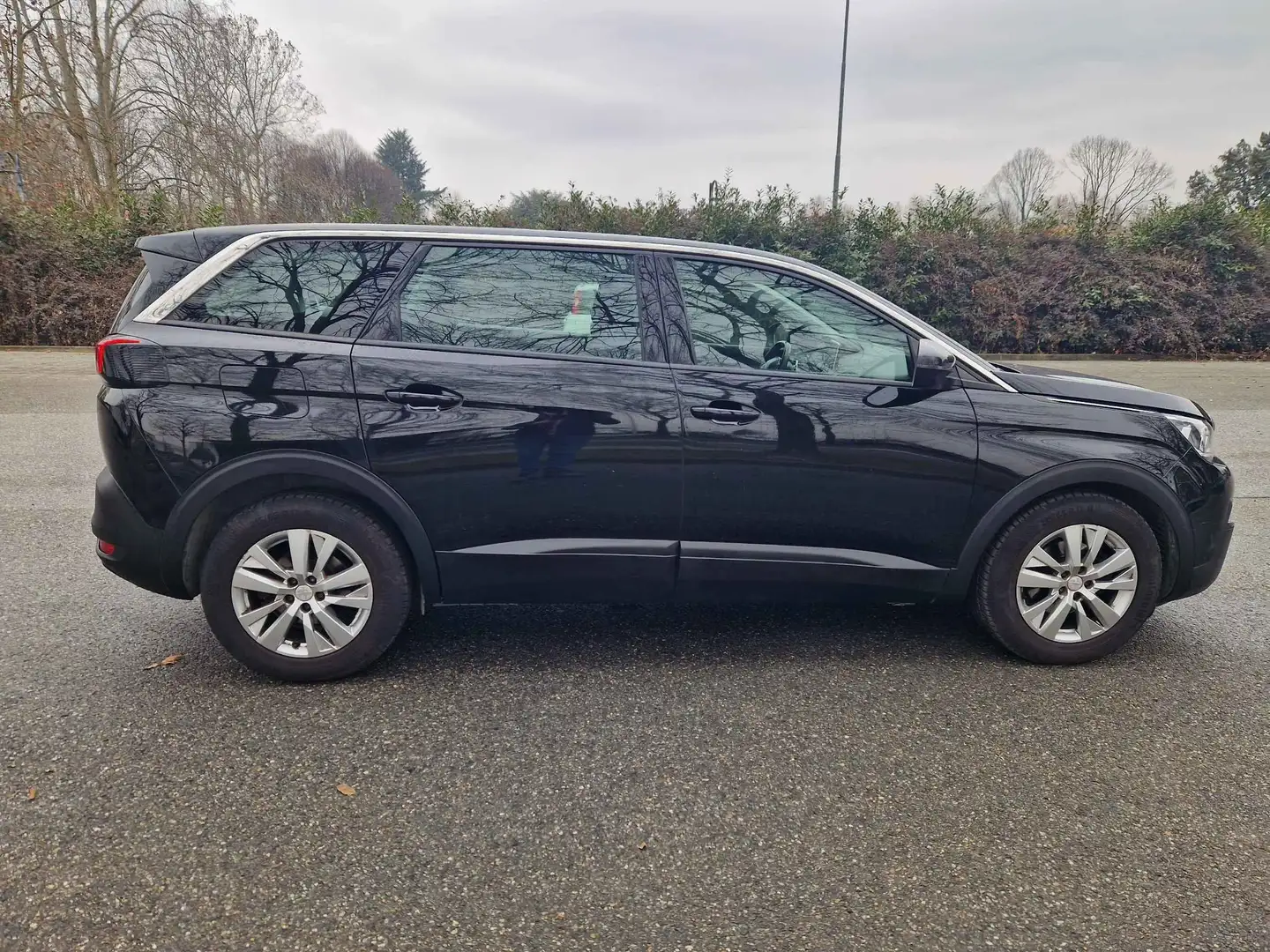 Peugeot 5008 1.5 bluehdi Business 130CV 7 POSTI Nero - 2