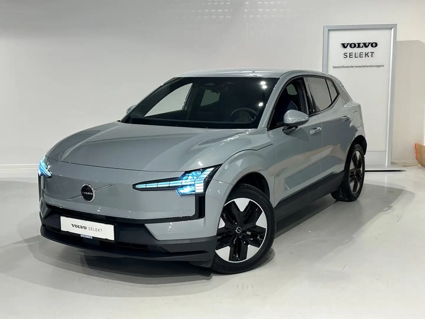 Volvo EX30 EV + electr trekhaak Szary - 1