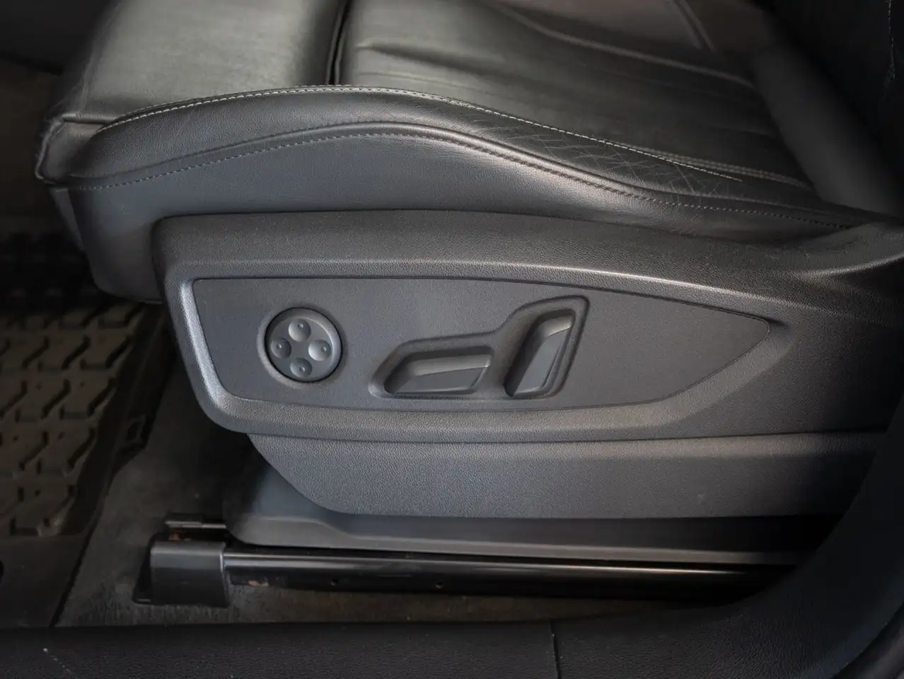 Audi Q5 снимка Audi Q5