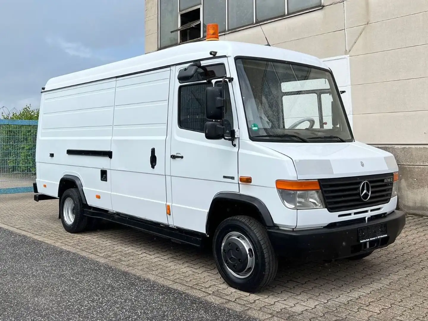 Mercedes-Benz 616 D Vario Kastenwagen *93.500KM *AHK* TÜVNEU* Weiß - 1