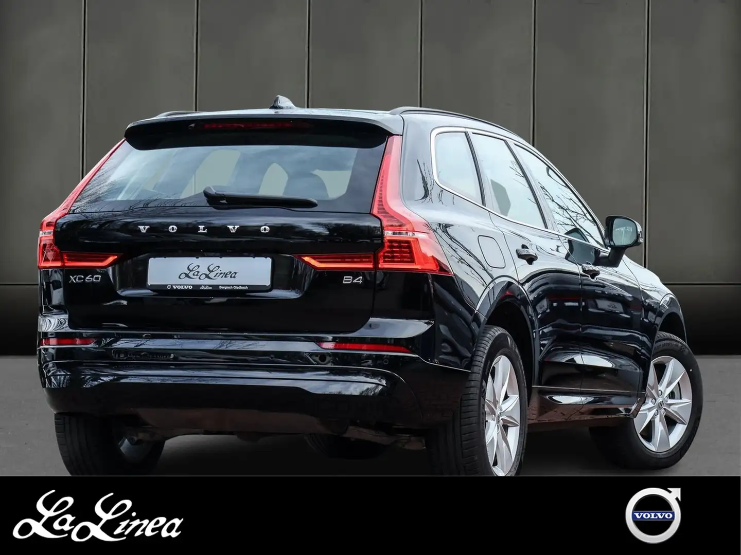 Volvo XC60 B4 Core Momentum Pro 2WD Schwarz - 2