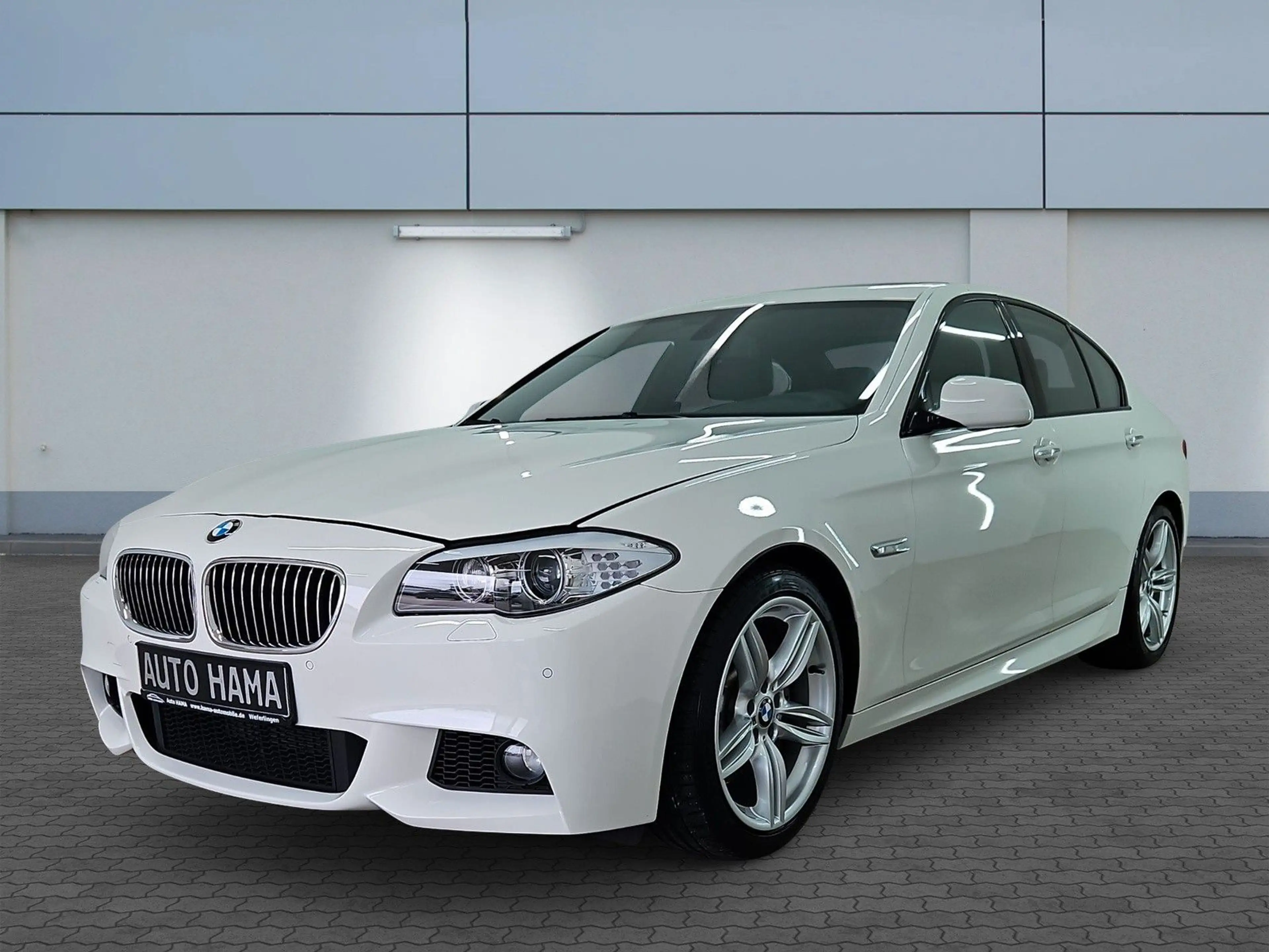 BMW 535 i Lim M-Paket MEM*SHZ*NAV*CAM*S-DACH*PDC*ROLL