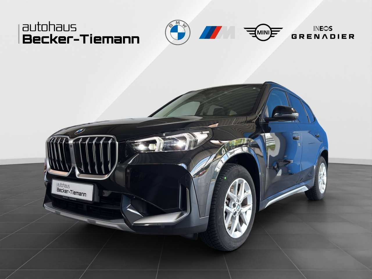 BMW X1 — BMW X1 xDrive23i xLine / Driving Assistant Plus/ Shadow L