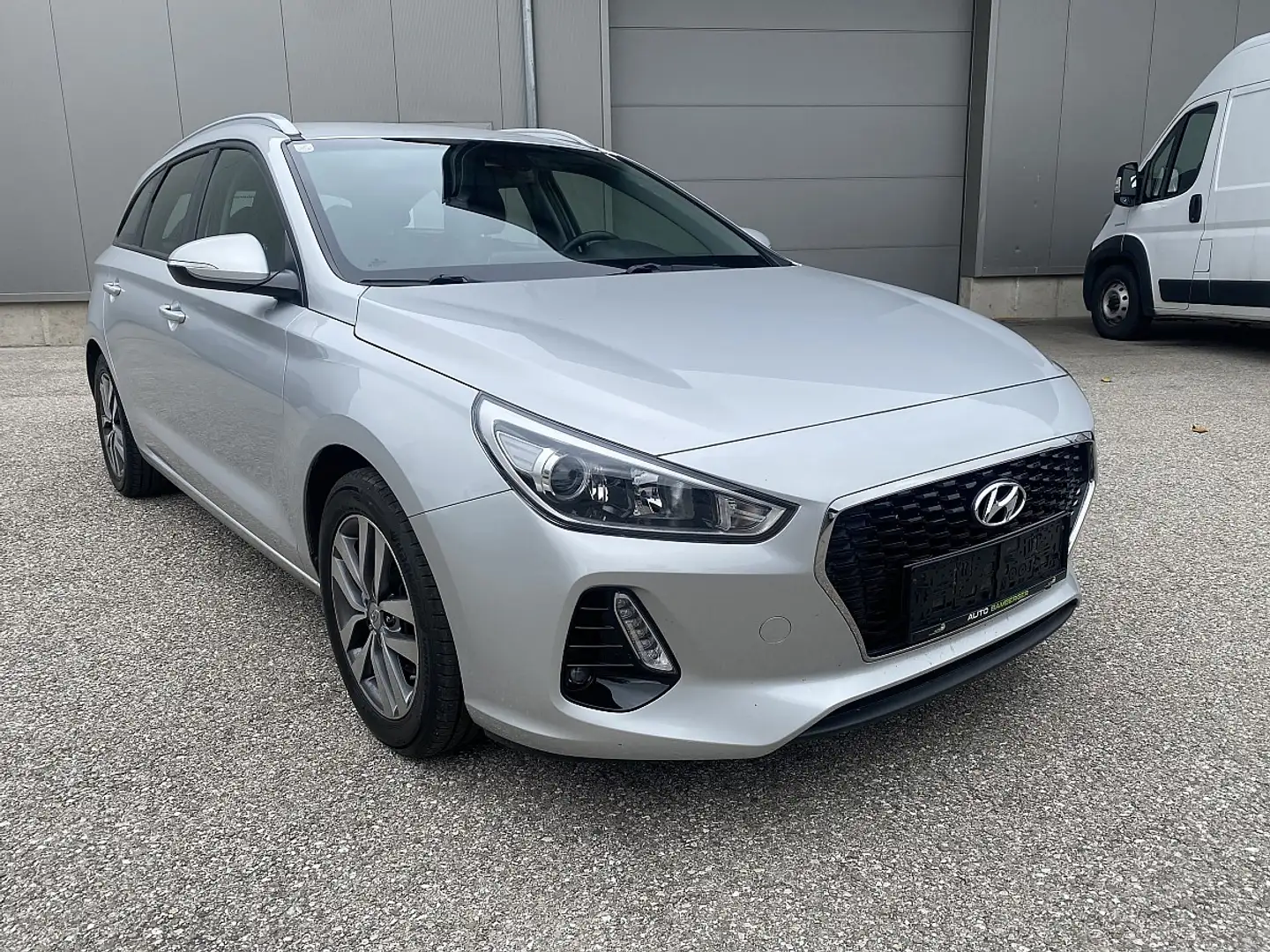 Hyundai i30 CW #Rückfahrkam#sitzheiz#navi#multi Noir - 1