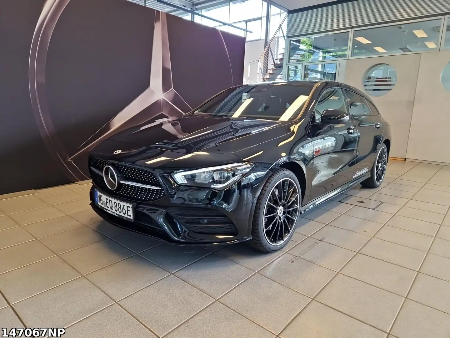 Mercedes-Benz CLA 250 e AMG+AHK+DISTR+19"+LEDER Černá - 1