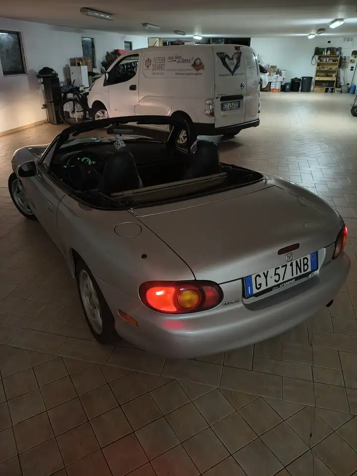 Mazda MX-5 1.6i 16v, foto 2