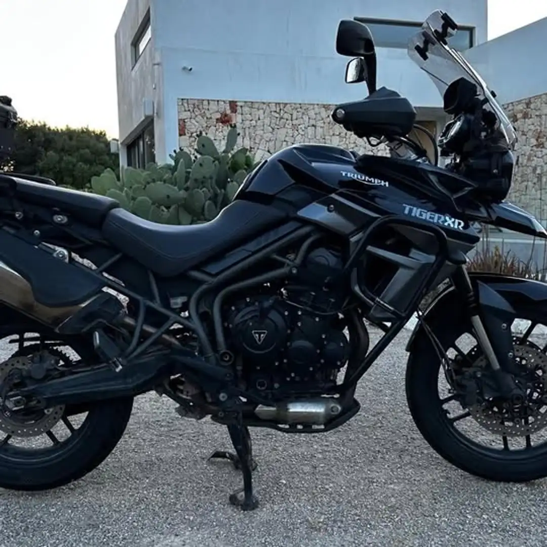 Triumph Tiger 800 Negro - 2