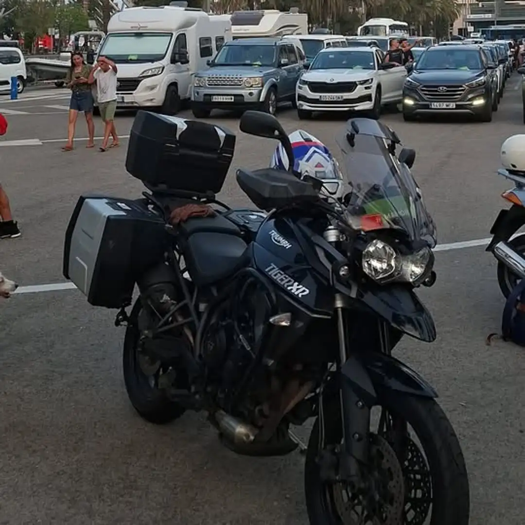 Triumph Tiger 800 Negro - 1