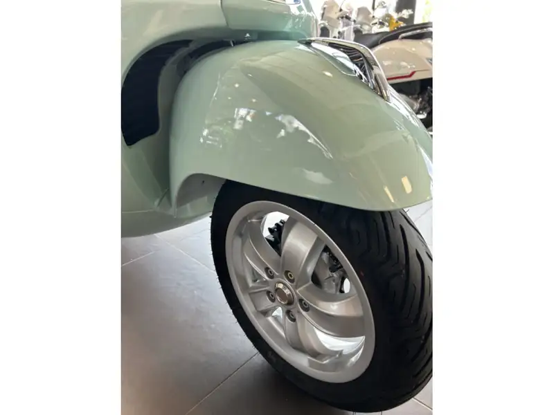 Vespa GTS 125 - foto 4