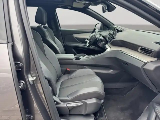 Peugeot 3008 view 9