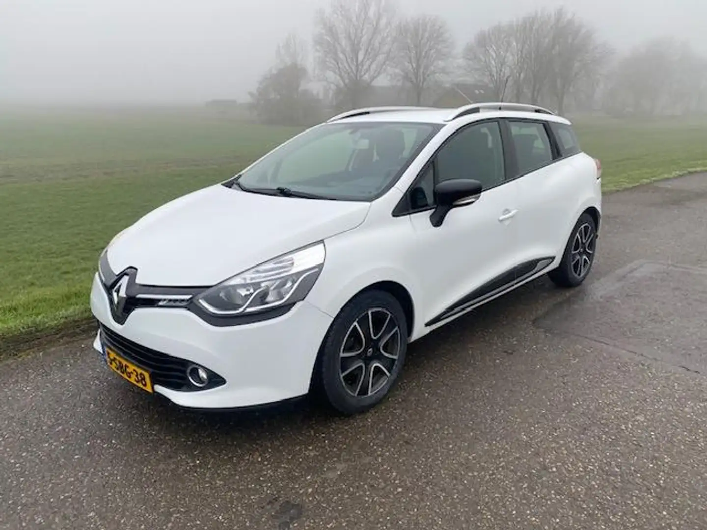 Renault Clio Estate 0.9 TCe Expression Navi/airco /lm velgen/cv Wit - 2