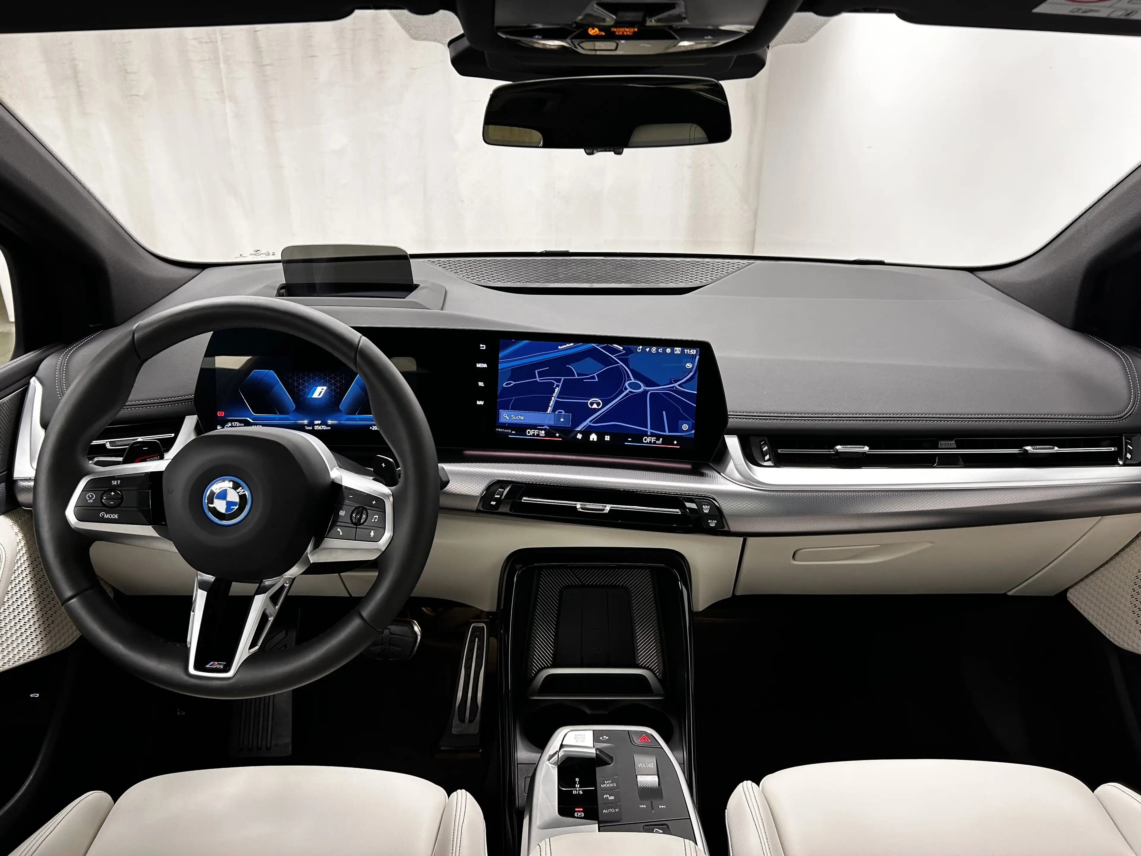 BMW 230 e xDrive Active Tourer — photo 5
