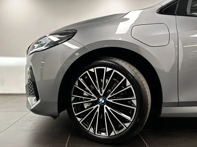 BMW 2 Series view 9